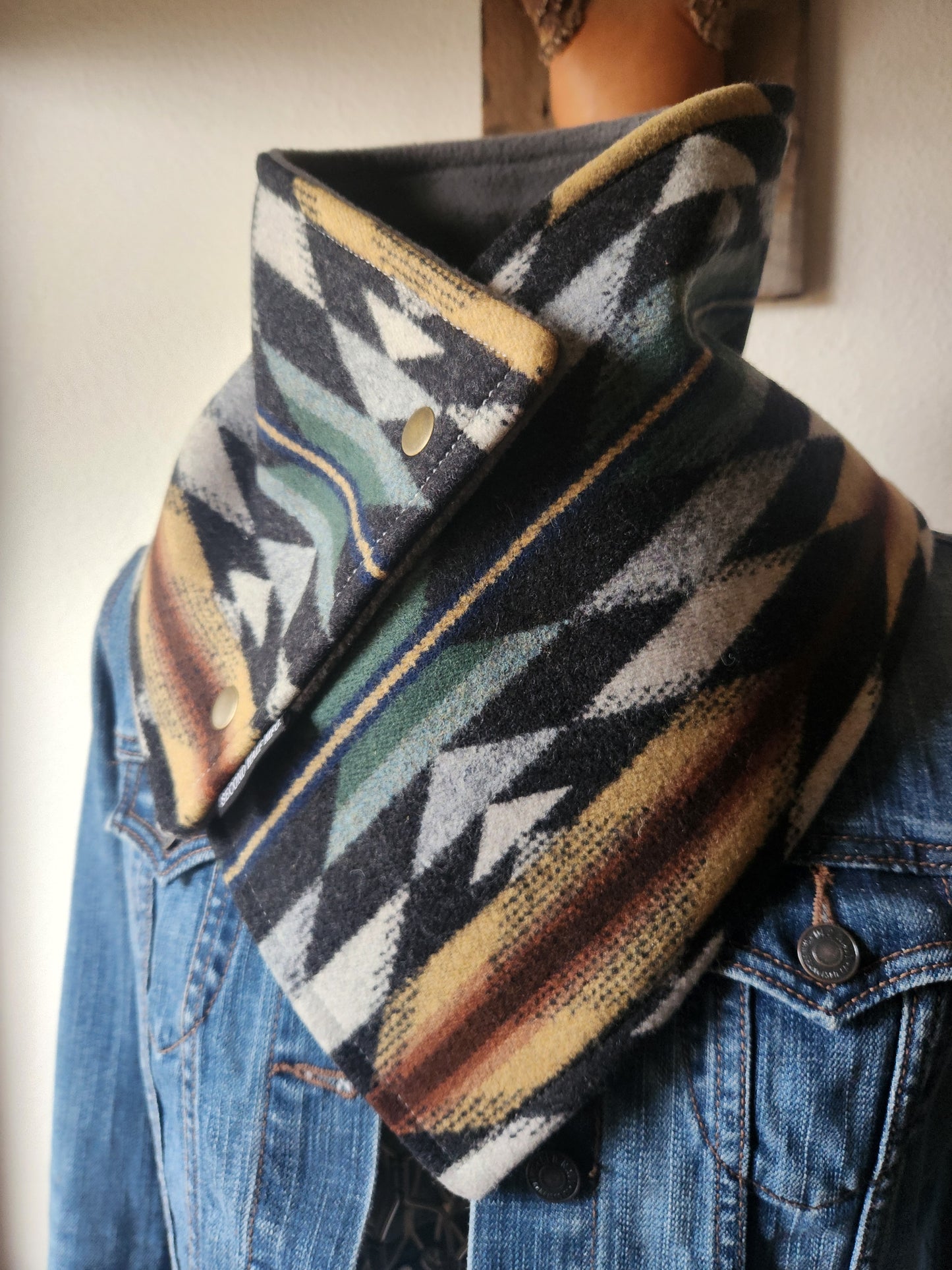 Ranch Cowl in Wyeth Trail Oxford