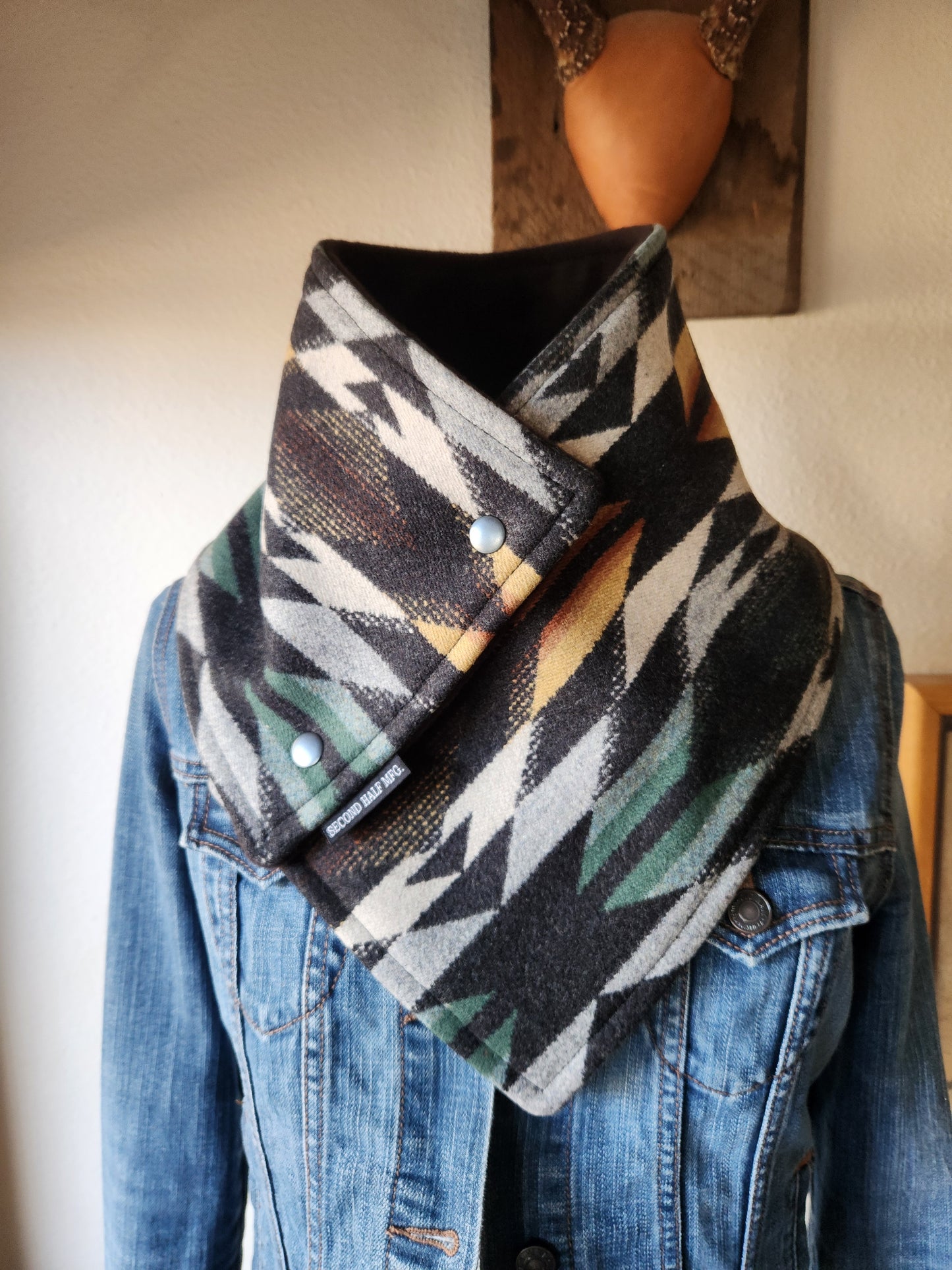 Ranch Cowl in Wyeth Trail Oxford