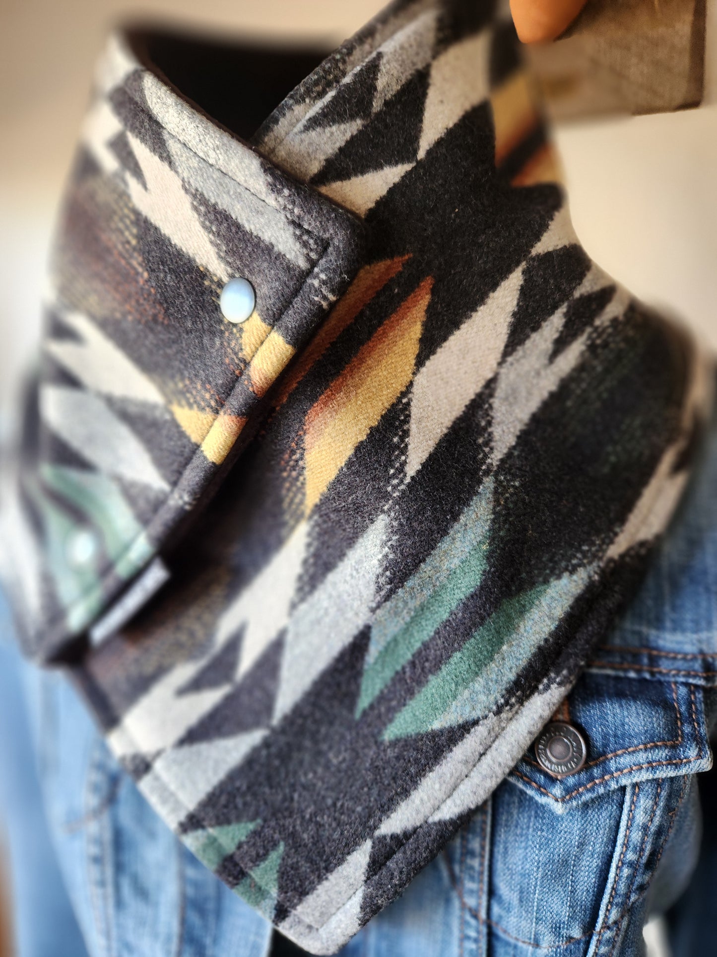Ranch Cowl in Wyeth Trail Oxford